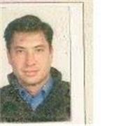 Laureato in giurisprudenza, diploma liceo classico